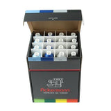 Eine geöffnete Verpackung von ACKERMANN® Bauschgarn 64x 1.000 m (Kone) DUNKLER WÜRFEL enthält mehrere Spulen Bauschgarn in verschiedenen Farben, die jeweils durch Trennwände voneinander getrennt und in der Verpackung in aufrechten Reihen angeordnet sind.